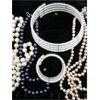 Image 3 : 6 Cultured and Faux Pearl Necklaces & 1 Bracelet