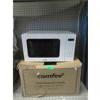 Image 1 : Comfee Microwave Oven - White