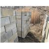 Image 9 : 8" STANDARD CONCRETE BLOCKS