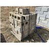 Image 5 : 8" STANDARD CONCRETE BLOCKS