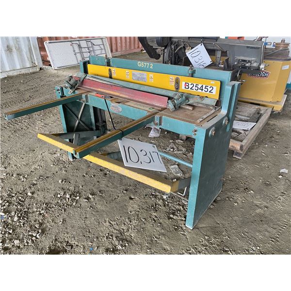 2012 GRIZZLY G5772 52" FOOT SHEAR