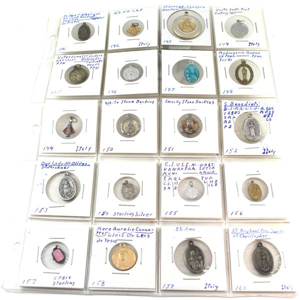 Lot of 40x Assorted Pendants Of Religious Symbols. 40pcs. 