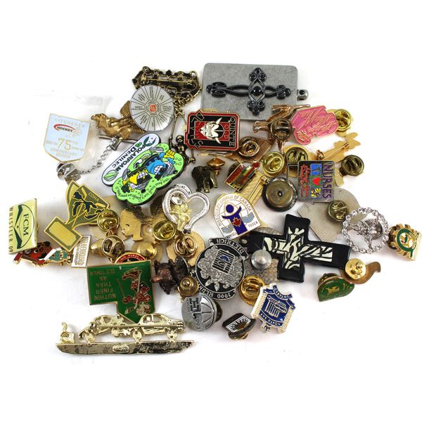 Lot of 50x Assorted Pins. 50pcs.
