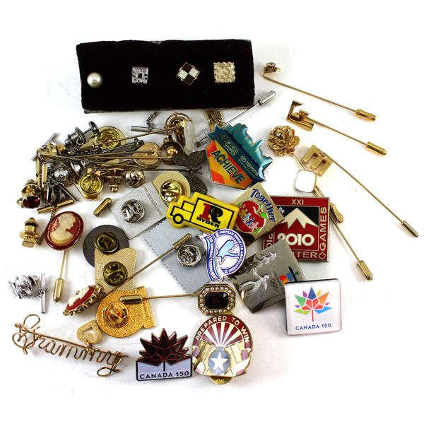 Lot of 45x Assorted Pins. 45pcs. 