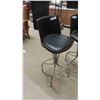 Image 2 : 3 Swivel Retro Bar/Counter Stools