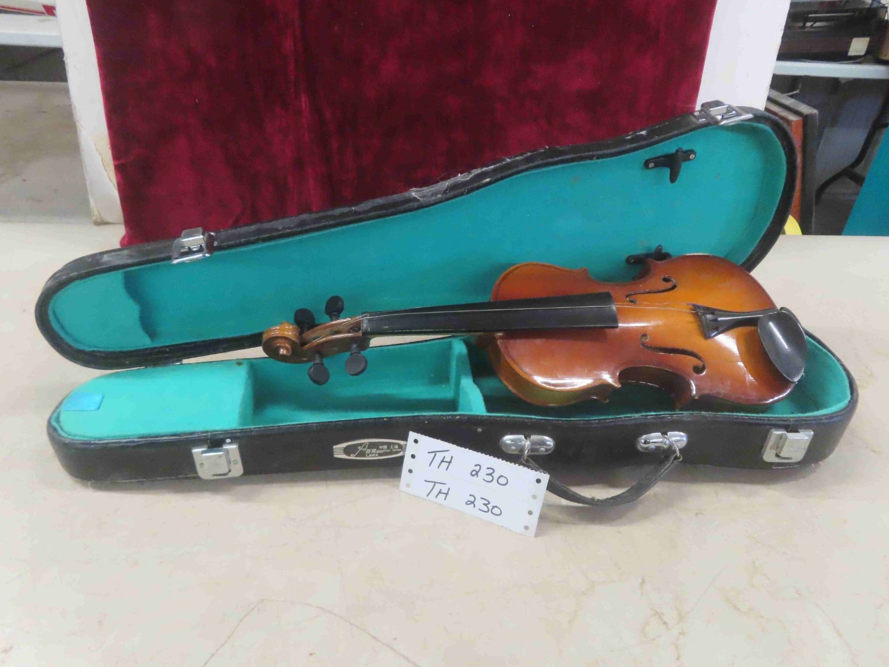 Mred String Missing Case Violin with Case, NO Bow, Missing Strings - needs tlc
