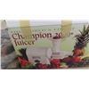 Image 2 : Champion 2000 Plus Juicer