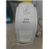 Image 2 : Honeywell Quiet Care Cool Mist Humidifier