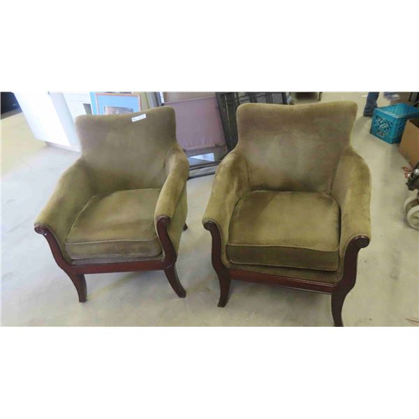 2 Matching Living Room Chairs