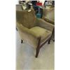 Image 2 : 2 Matching Living Room Chairs