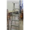 Image 2 : 2 Aluminum Step Ladders - Biggest is 6'