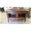 Image 1 : Oak 1/4 Cut Buffet 21" x 36" x 52" 