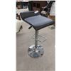 Image 2 : 2 Swivel Adjustable Counter Stools