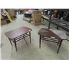 Image 1 : 2 End Tables - 70s Era 18" x 20" x 28" 