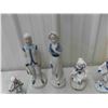 Image 3 : 12 Porcelain Figurines - Blue + White 