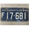 Image 5 : 9 Manitoba + Saskatchewan License Plates