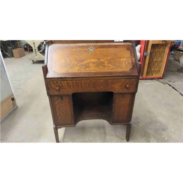1 4 Cut Oak Drop Front Security Desk 15 X 31 X 41 1 4 cut oak drop front security desk 15 x 31 x 41