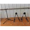 Image 1 : 3 Guitar Stands