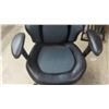 Image 2 : Quality Office Chair with Swivel + Adjustable 