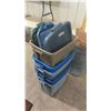 Image 2 : 6 Rubbermaid Storage Bins with Lids