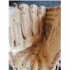 Image 2 : 4- Baseball gloves, various sizes and brands