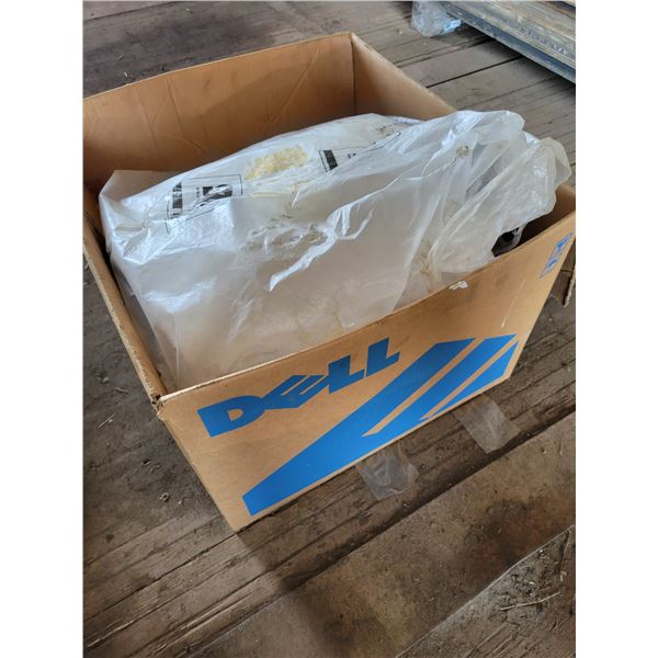 Qty of oil- only sorbent white pads