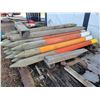 Image 3 : Approx. 30 sharpened wood posts