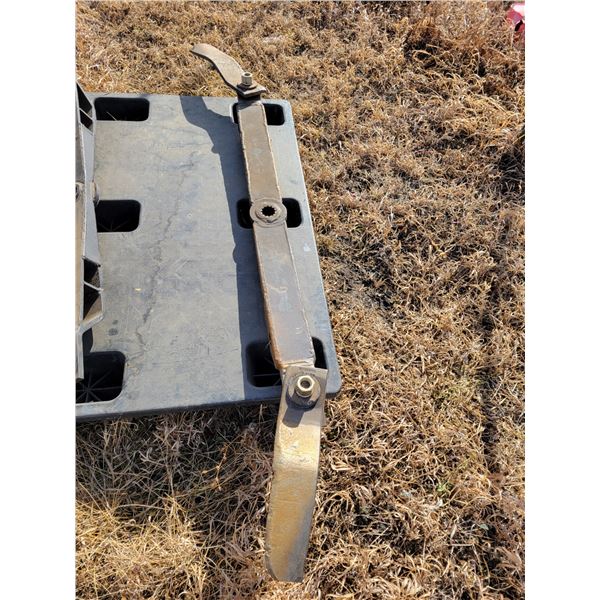 (Lots 239 to 243C are a Group Lot) Cutting bar c/w blades for Lot 243