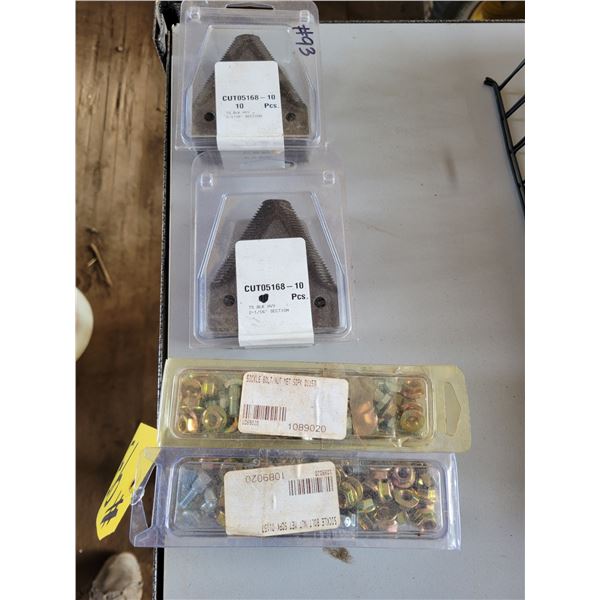 (Lots 246 to 249 are a Group Lot) 2- New knife sections for NH Haybind