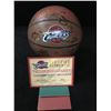 Image 2 : 2005-06 CLEVELAND CAVALERS TEAM SIGNED BASKETBALL (LEBRON JAMES...) UPPER DECK COA