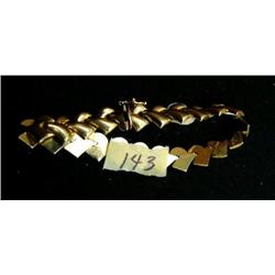 14 K gold lady's bracelet- retail value $495 (3)