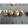 Image 2 : Lot of approx. 18 scrimshawed ivory or bone beads (?)