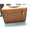 Image 4 : Lot of wood shelves and suitcase (99)