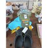 Image 1 : Hats, Crab/Sand Dollar Décor, New Crocs (Size 11)