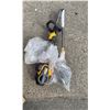 Image 2 : DEWALT 15" STRING TRIMMER ( DCST970B ) IN BOX * TOOL ONLY BATTERIES NOT INCLUDED *