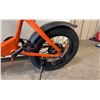 Image 7 : Y20 ORANGE ELECTRIC FOLDABLE E-BIKE WITH CHARGER - 75 KM RANGE, HYDRAULIC DISC BRAKES, 7 LEVELS, LCD