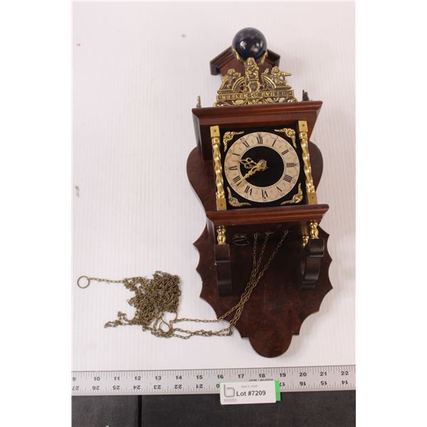 Nuelck Synsin Wall Clock (untested)
