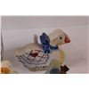 Image 5 : Duck Houseware: Salt and Pepper Shakers, Jars, Ceramic Decorations, etc.