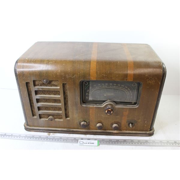 Vintage Addison Tube Radio