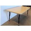 Image 3 : * Coffee Table With Extendable Legs - 48" x 24" x 19"