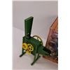 Image 2 : ERTL Antique Corn Sheller Die-Cast 1/8 Scale Model