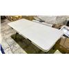 Image 2 : 6' FOLDING TABLE