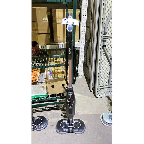 SHARK STEAM & SCRUB SCRUBBING & SANITIZING STEAM MOP