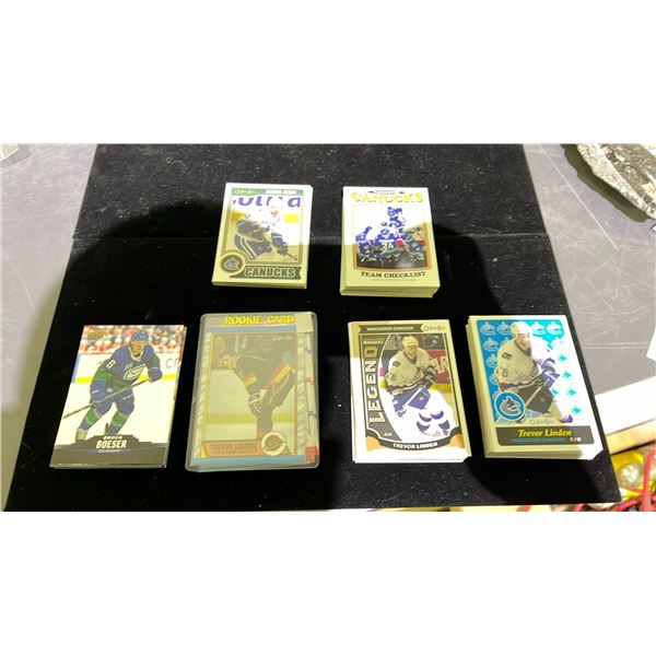 LOT OF ASSORTED VANCOUVER CANUCKS HOCKEY CARDS