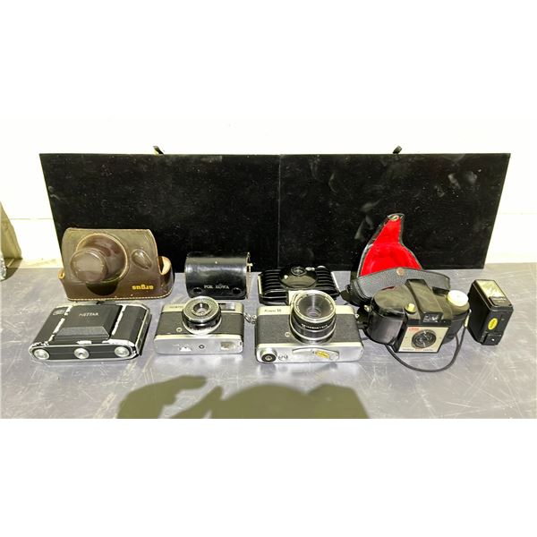 LOT OF ASSORTED VINTAGE CAMERAS & CAMERA ATTACHMENTS