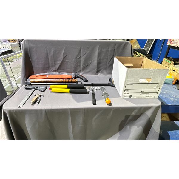 BOX OF ASSORTED KNIVES, MULTITOOLS & MORE