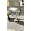 Image 4 : LOT OF 3 ASSORTED DESK LAMPS
