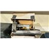 Image 2 : 2 STAPLE GUNS & BOX OF STAPLES