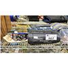 Image 2 : LOT OF ASSORTED ITEMS INCLUDING; SKI GOGGLES, HATS & BLANKETS
