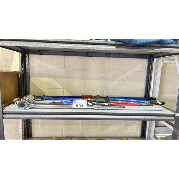 SHELF OF ASSORTED TOOLS INCLUDING; EZRED MR34 TORQUE WRENCH, WRENCH & 4 PAIRS OF BOLT CUTTERS
